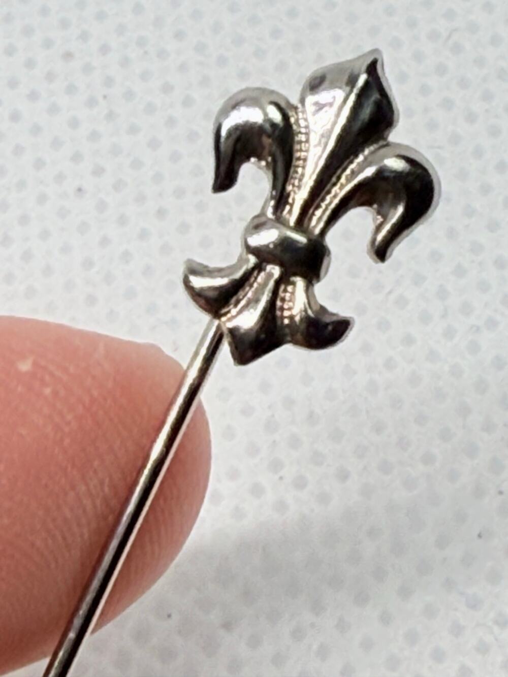 Vintage Silver Tone Fleur-de-Lis Stick Pin Lapel Hat Scarf Tie Pin